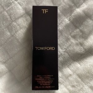 Tom Ford Shade and Illuminate Soft Radiance Foundation SPF 50 - 2.5 Linen